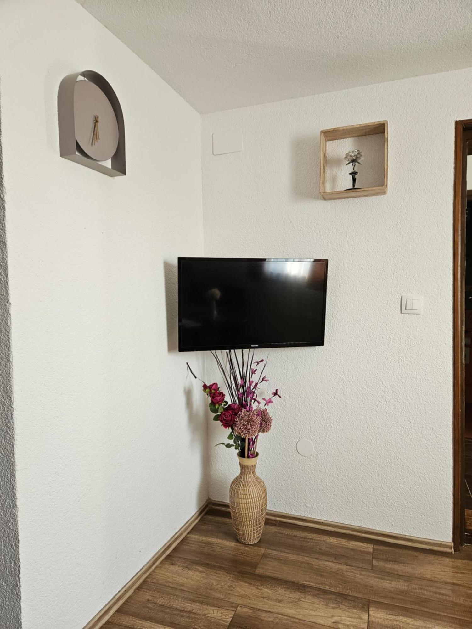 Apartments Luka Rakovica Eksteriør bilde